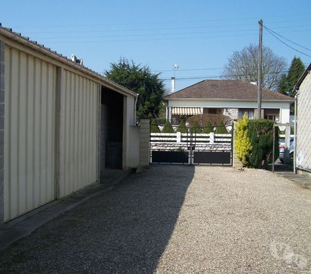 Parkings - Garages Seine-Maritime Eu - 76260 - Photos Vivastreet Emplacement Parkings dans une Cour Fermée - Libre