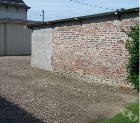 Parkings - Garages Seine-Maritime Eu - 76260 - Photos Vivastreet Emplacement Parkings dans une Cour Fermée - Libre