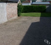 Emplacement Parkings dans une Cour Fermée - Libre