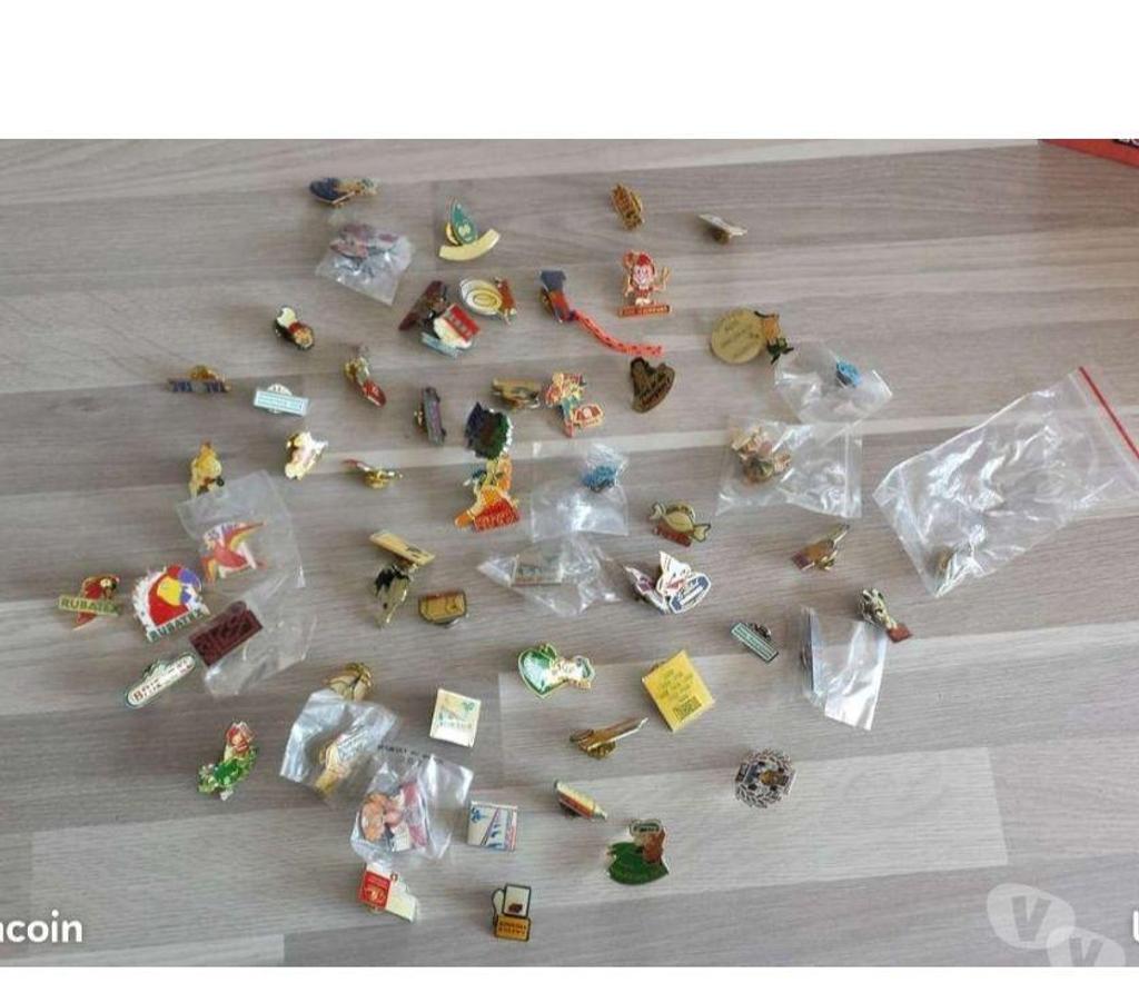 Collection Puy-de-Dôme Clermont Ferrand - Photos Vivastreet Pin's divers pin's