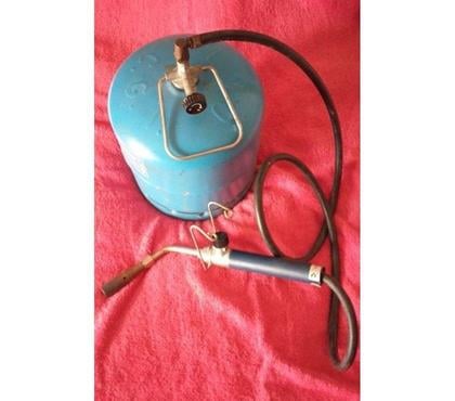 Bricolage - Jardin - Outillage Aix en Provence Aix en Provence - Photos Vivastreet CHALUGAZ KIT BOUTEILLE MOYENNE CAMPING GAZ
