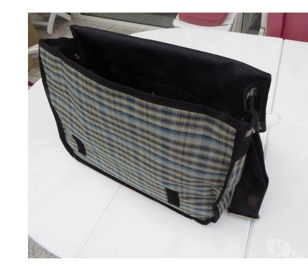 Accessoires - Bagagerie Essonne Bievres - 91570 - Photos Vivastreet Sac besace bandoulière DDP