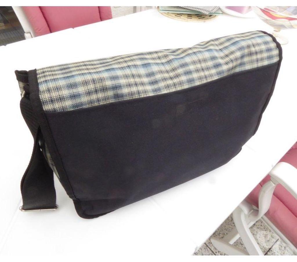 Accessoires - Bagagerie Essonne Bievres - 91570 - Photos Vivastreet Sac besace bandoulière DDP