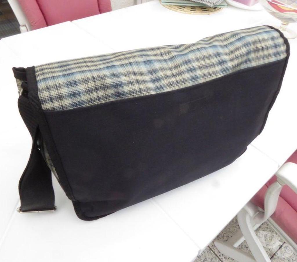 Accessoires - Bagagerie Essonne Bievres - 91570 - Photos Vivastreet Sac besace bandoulière DDP
