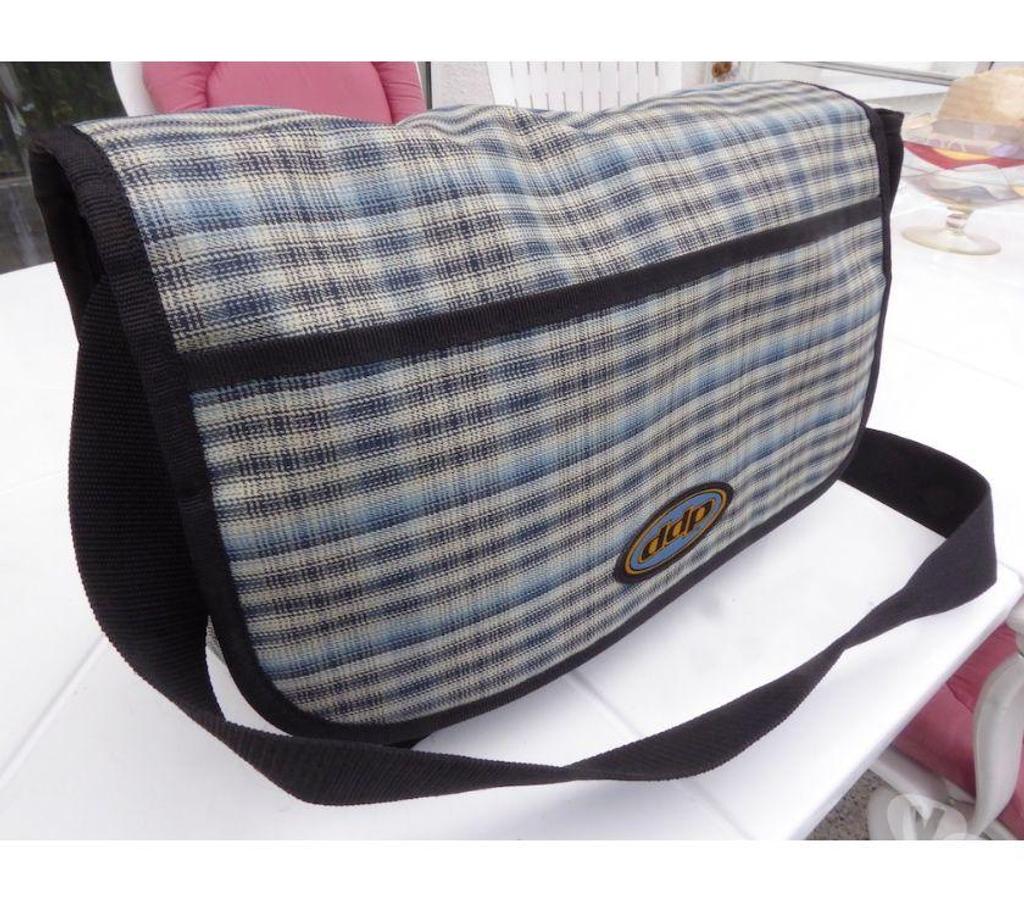Accessoires - Bagagerie Essonne Bievres - 91570 - Photos Vivastreet Sac besace bandoulière DDP