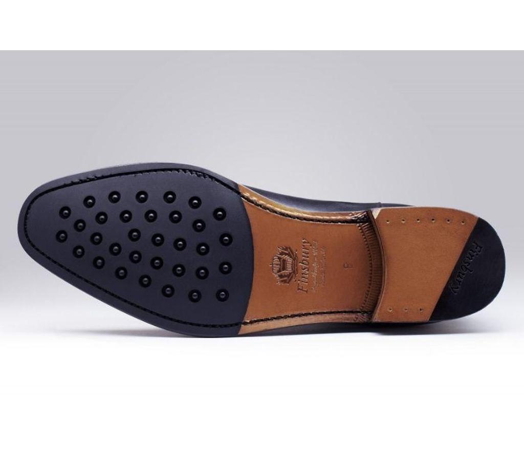 Chaussures Bouches-du-Rhône Aix en Provence - Photos Vivastreet CHAUSSURES BOOTS HOMME NOIR FINSBURY CUIRE 100 %