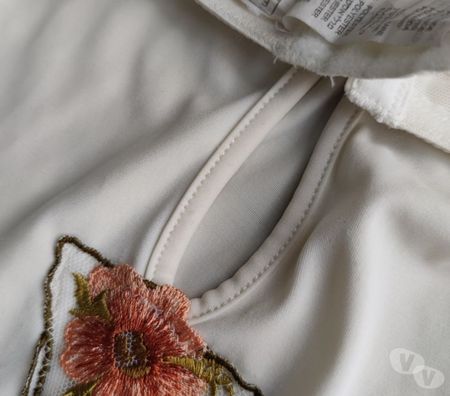 Vêtements occasion Val-d'Oise Bernes sur Oise - 95340 - Photos Vivastreet Nuisette Broderies Ou Autres Taille 85B Neuve