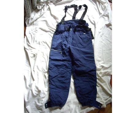 Matériel de sport Bouxwiller Bas-Rhin - Photos Vivastreet Salopettes-Pantalons de Ski 11-12 ans + 14 ans & Accessoires