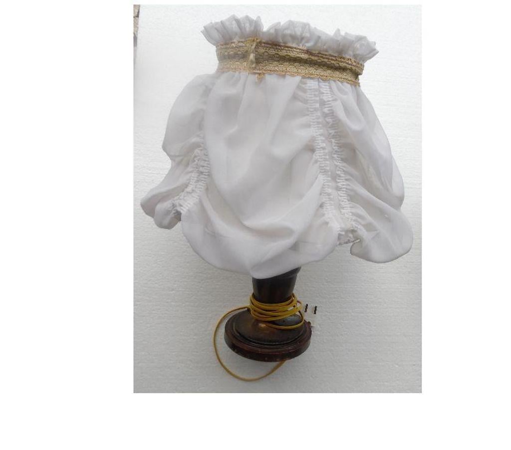 Décoration - art Hérault Castries - 34160 - Photos Vivastreet Lampe de chevet ancienne en métal vieilli et abat-jour