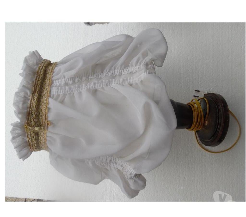 Décoration - art Hérault Castries - 34160 - Photos Vivastreet Lampe de chevet ancienne en métal vieilli et abat-jour