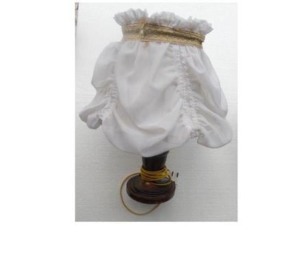 Décoration - art Castries Hérault - Photos Vivastreet Lampe de chevet ancienne en métal vieilli et abat-jour