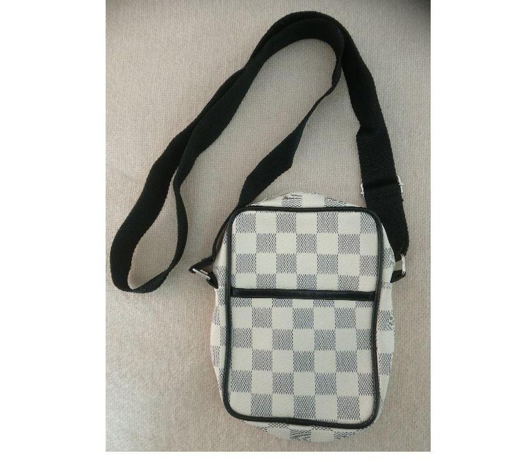 Accessoires - Bagagerie Seine-Saint-Denis La Courneuve - 93120 - Photos Vivastreet Mini sacoche