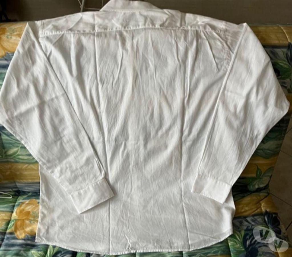 Vêtements occasion Seine-et-Marne Meaux - 77100 - Photos Vivastreet CHEMISE HOMME taille 5 coloris blanc marque Clarence