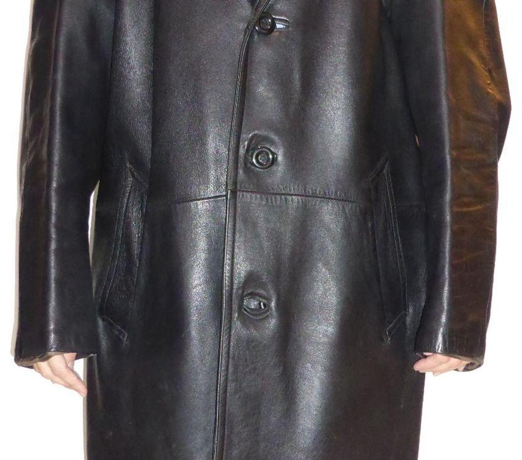 Vêtements occasion Var Rocbaron - 83136 - Photos Vivastreet manteau cuir noir homme Taille XL