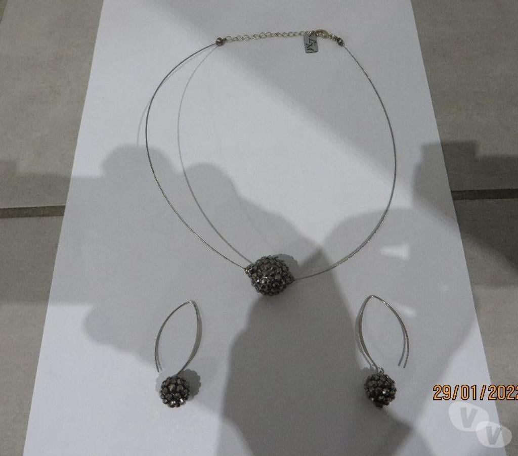 Bijoux occasion Puy-de-Dôme Clermont Ferrand - Photos Vivastreet 1 Parure de bijoux