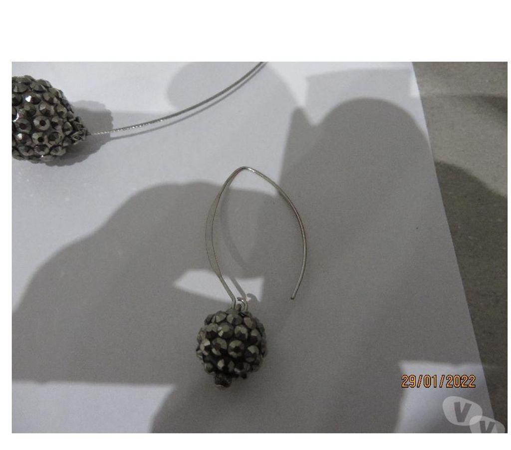 Bijoux occasion Puy-de-Dôme Clermont Ferrand - Photos Vivastreet 1 Parure de bijoux