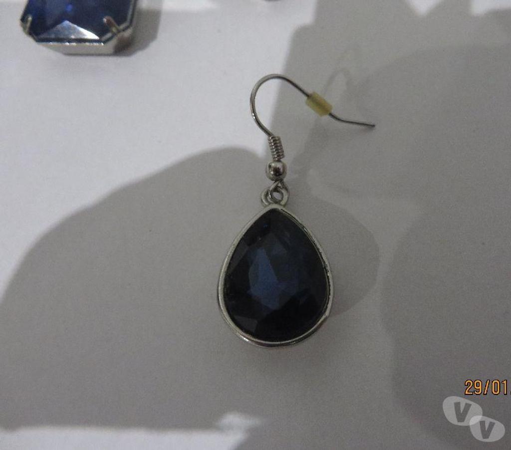 Bijoux occasion Puy-de-Dôme Clermont Ferrand - Photos Vivastreet 1 Parure de bijoux