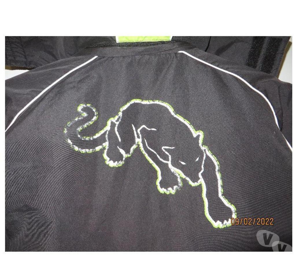 Vêtements occasion Puy-de-Dôme Clermont Ferrand - Photos Vivastreet Manteau hiver 5 ans