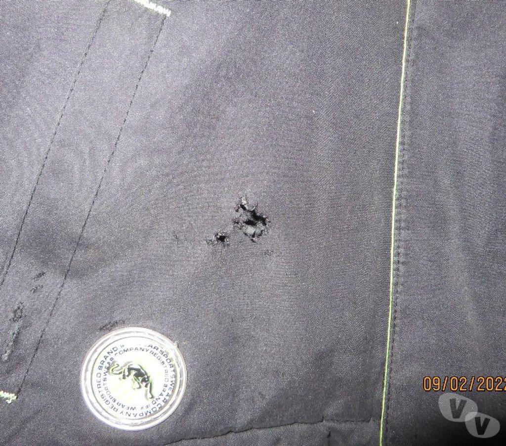 Vêtements occasion Puy-de-Dôme Clermont Ferrand - Photos Vivastreet Manteau hiver 5 ans