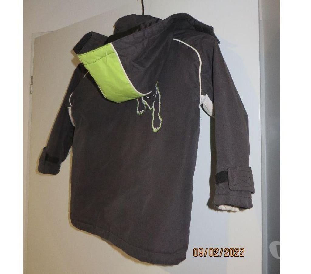 Vêtements occasion Puy-de-Dôme Clermont Ferrand - Photos Vivastreet Manteau hiver 5 ans