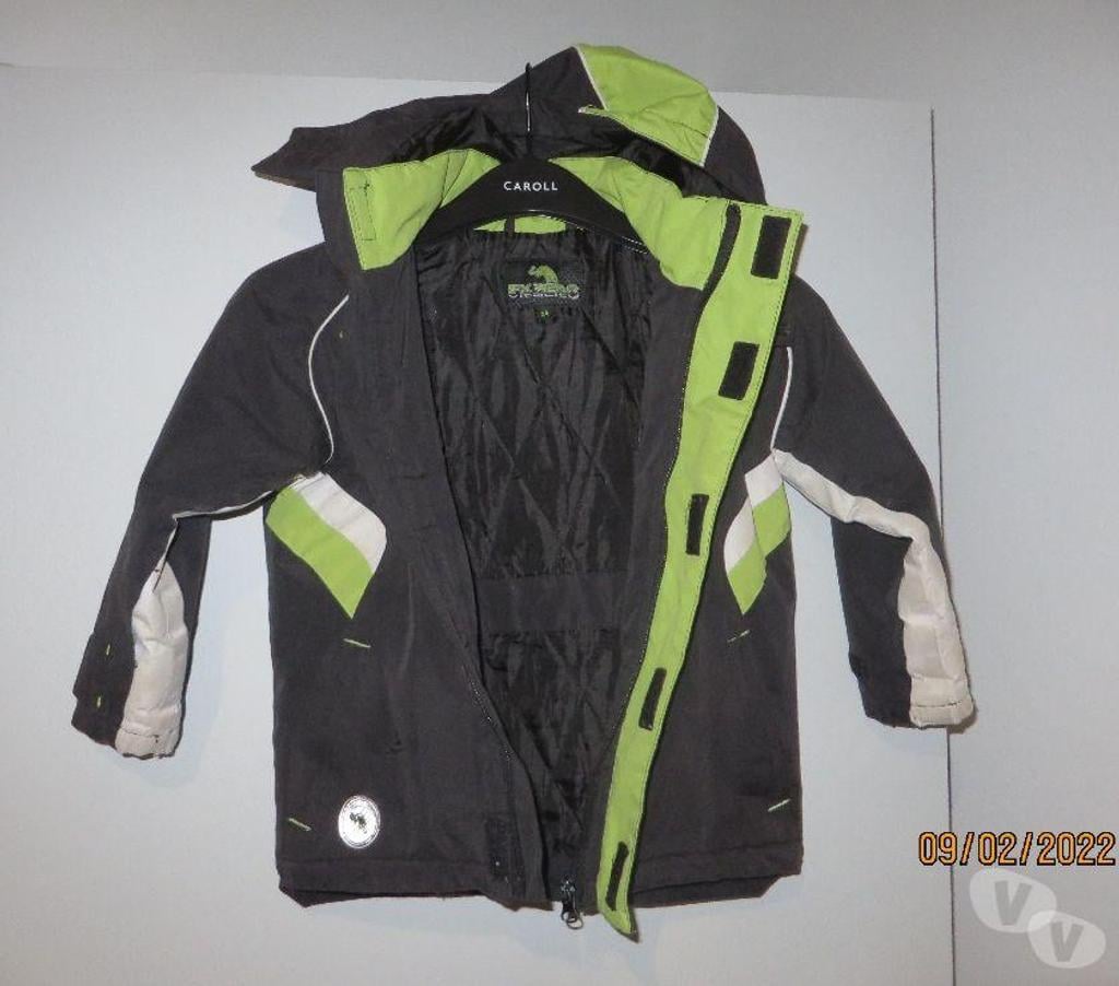 Vêtements occasion Puy-de-Dôme Clermont Ferrand - Photos Vivastreet Manteau hiver 5 ans