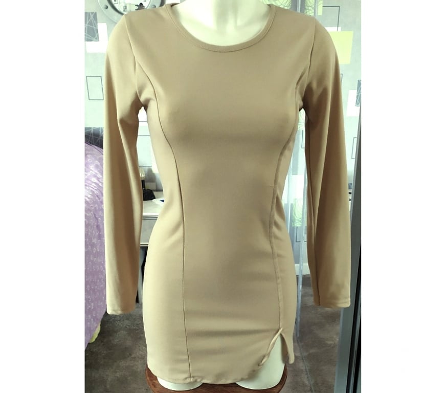 Vêtements occasion Moselle Florange - 57190 - Photos Vivastreet robe beige courte