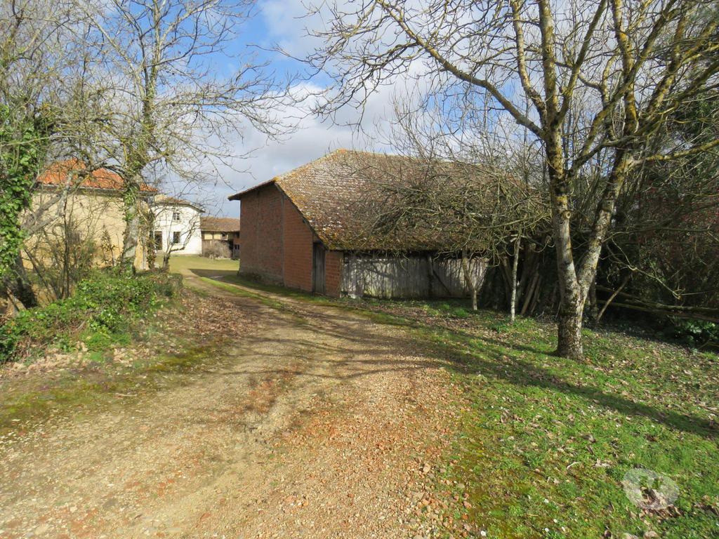Vente Maison Gers Masseube - 32140 - Photos Vivastreet Belle propriété de deux maisons