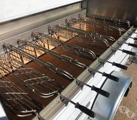 Matériel Paris Paris 1er ardt - 75001 - Photos Vivastreet Barbecue avec Remorque de 10 Grils Rotatives – 30 Poulets