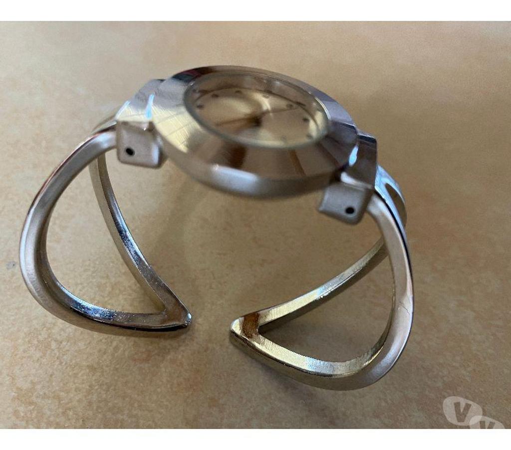 Montres occasion Gard Nimes - Photos Vivastreet Montre femme 