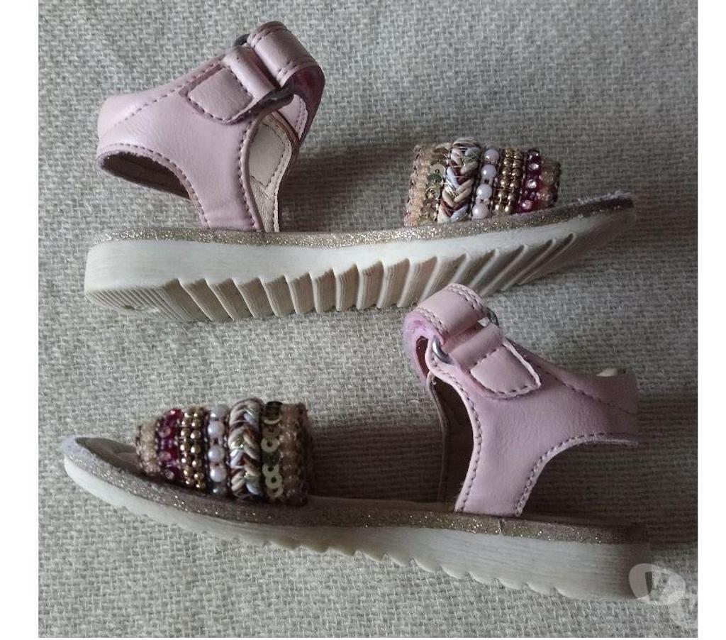 Chaussures Seine-Saint-Denis La Courneuve - 93120 - Photos Vivastreet Sandales plates pour BB
