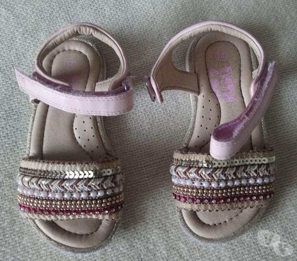 Chaussures Seine-Saint-Denis La Courneuve - 93120 - Photos Vivastreet Sandales plates pour BB