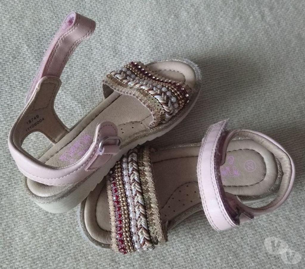 Chaussures Seine-Saint-Denis La Courneuve - 93120 - Photos Vivastreet Sandales plates pour BB