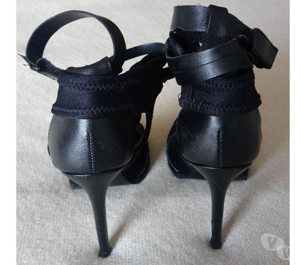 Chaussures Seine-Saint-Denis La Courneuve - 93120 - Photos Vivastreet Escarpins Zara Woman