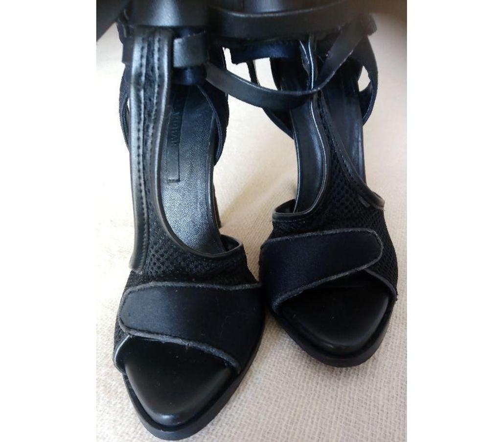 Chaussures Seine-Saint-Denis La Courneuve - 93120 - Photos Vivastreet Escarpins Zara Woman