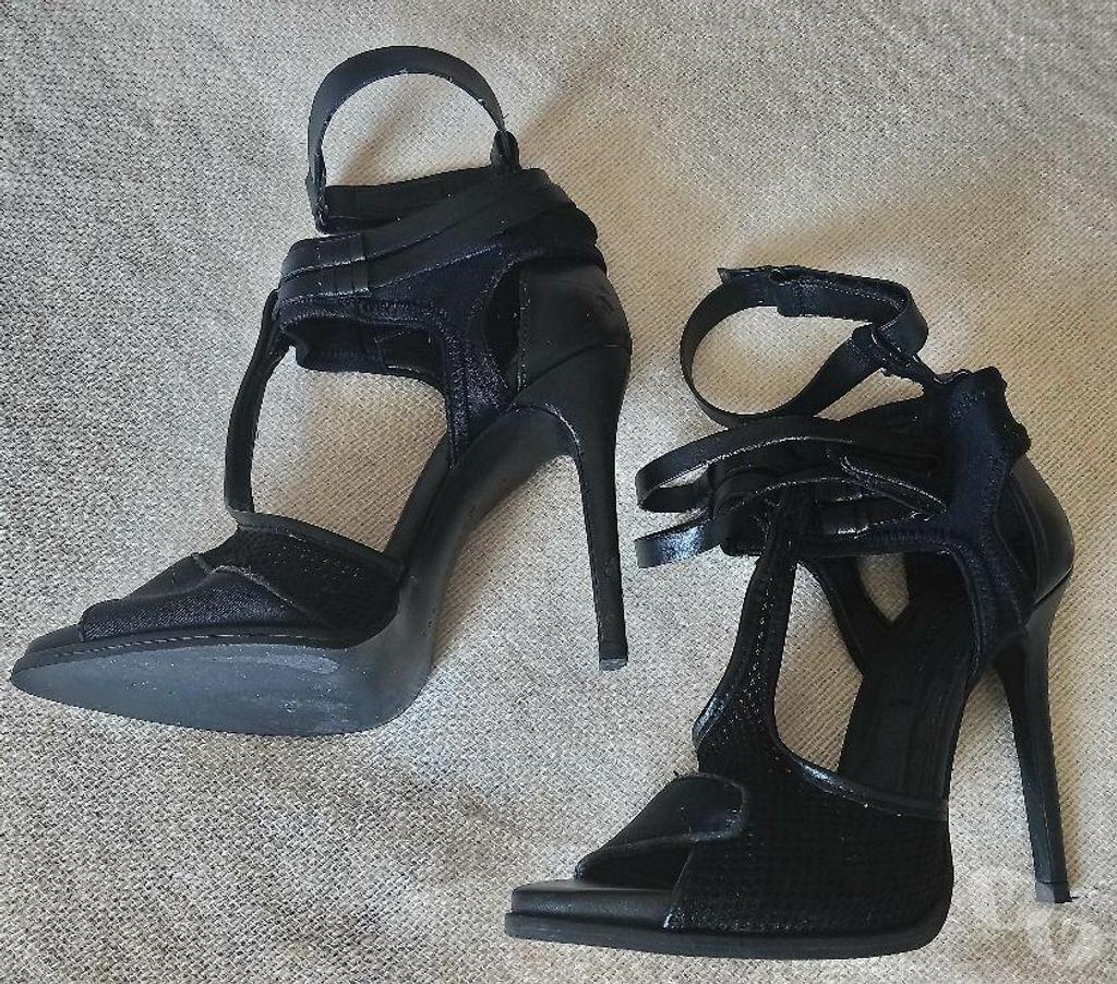 Chaussures Seine-Saint-Denis La Courneuve - 93120 - Photos Vivastreet Escarpins Zara Woman