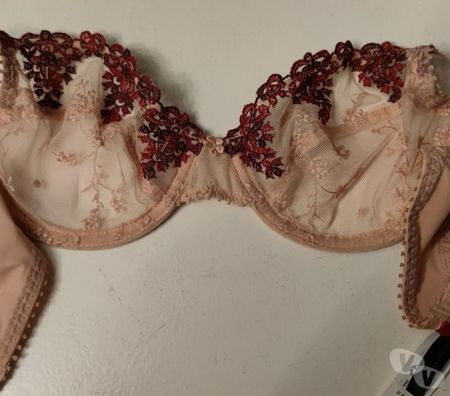 Vêtements occasion Val-d'Oise Bernes sur Oise - 95340 - Photos Vivastreet Top : Soutien Gorge & Armatures Broderies PASSIONATA T 85B