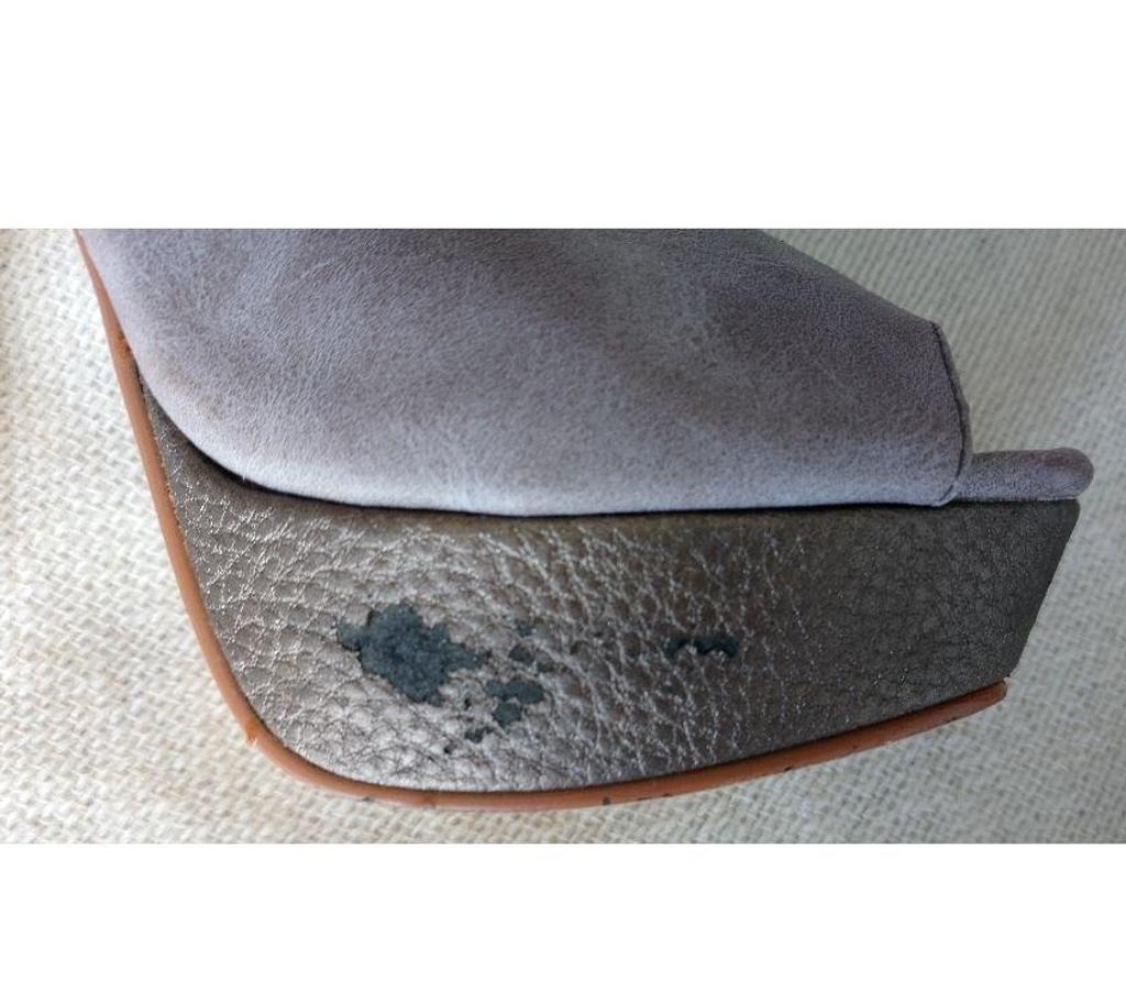 Chaussures Seine-Saint-Denis La Courneuve - 93120 - Photos Vivastreet Chaussure LIMITED EDITION beige