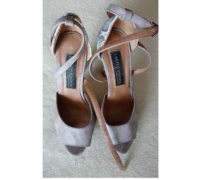 Chaussures occasion La Courneuve Seine-Saint-Denis - Photos Vivastreet Chaussure LIMITED EDITION beige