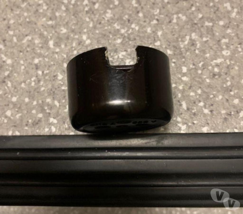  Nord Valenciennes - 59300 - Photos Vivastreet Ancienne prise 2P en Bakélite marron 203