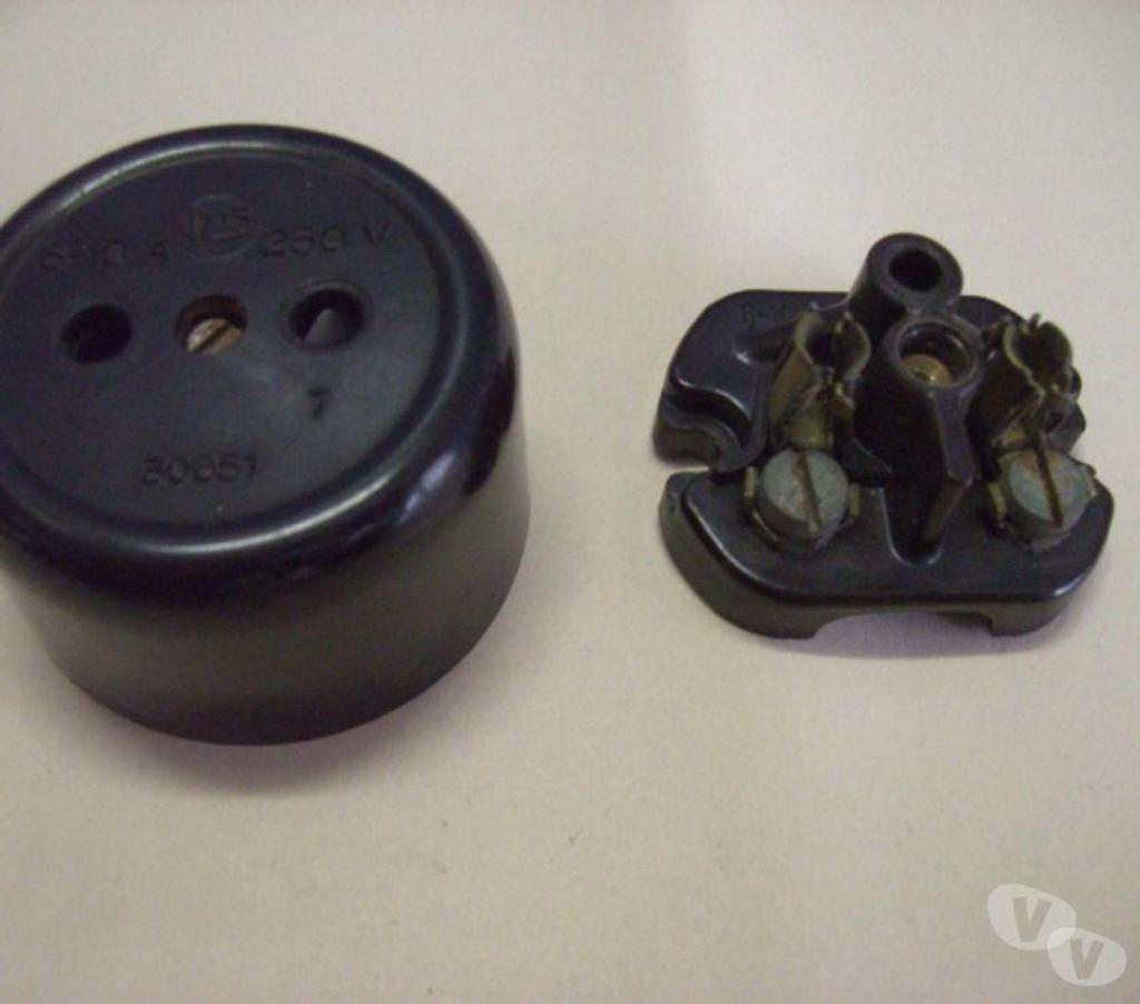  Nord Valenciennes - 59300 - Photos Vivastreet Ancienne prise 2P en Bakélite marron 203