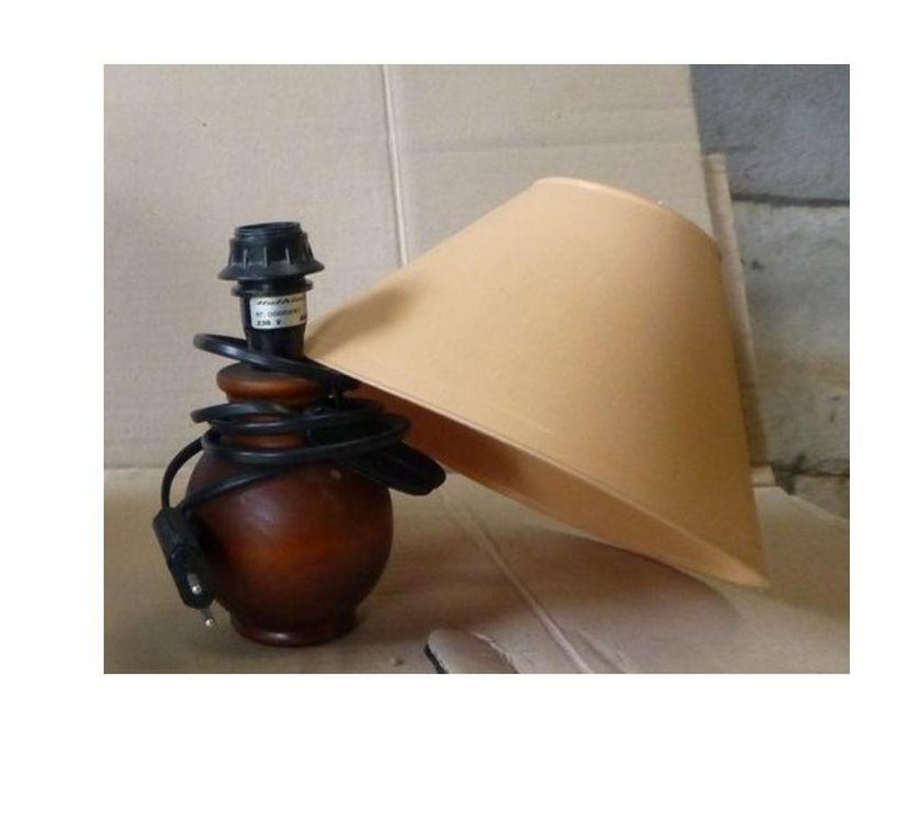 Décoration - art Vendée Soullans - 85300 - Photos Vivastreet Lampe marron très bon état