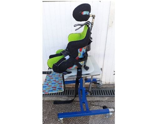 Equipements bébés Loiret Orleans - Photos Vivastreet Siege HAUT enfant sur roulettes etat neuf