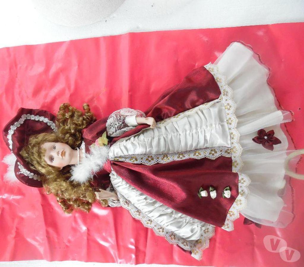 Collection Hérault Castries - 34160 - images_alt_text Pour collectionneur ou amateur Poupée en porcelaine de 60 