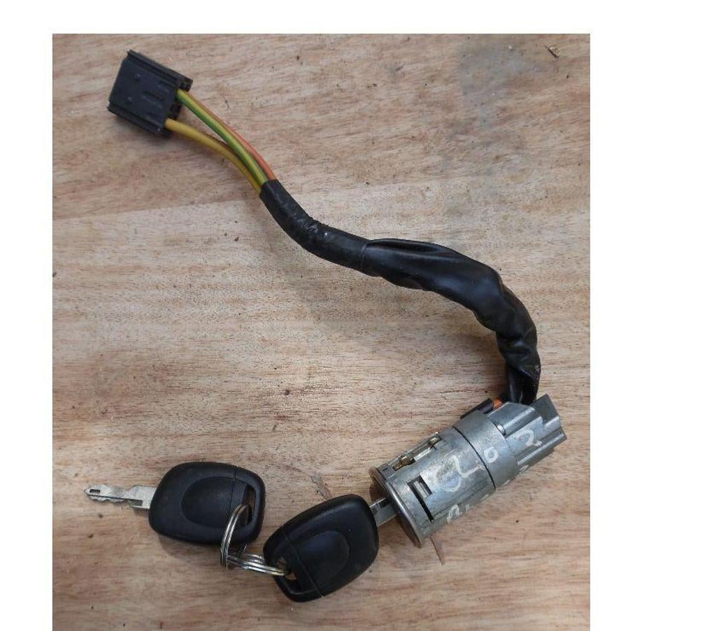 Pièces et services auto Hérault Castries - 34160 - Photos Vivastreet Clio 2 phase 2 Pièces diverses d'occasion testées 