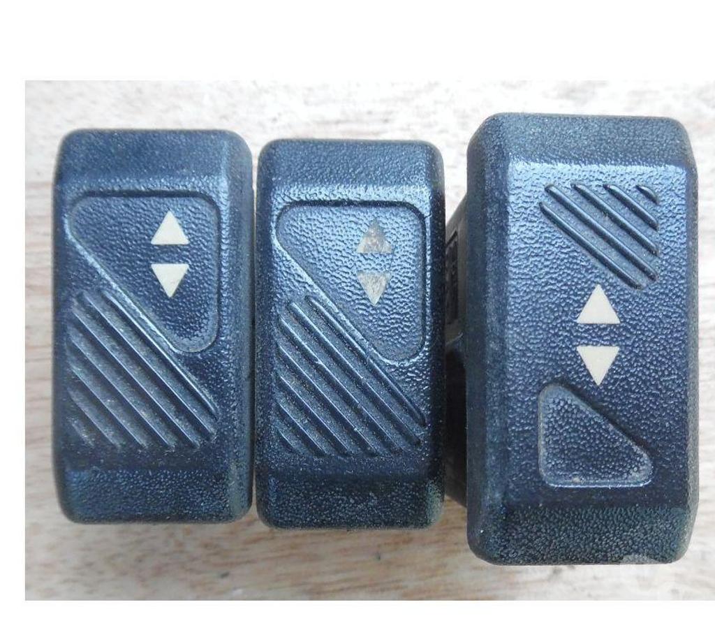 Pièces et services auto Hérault Castries - 34160 - Photos Vivastreet Clio 2 phase 2 Pièces diverses d'occasion testées 