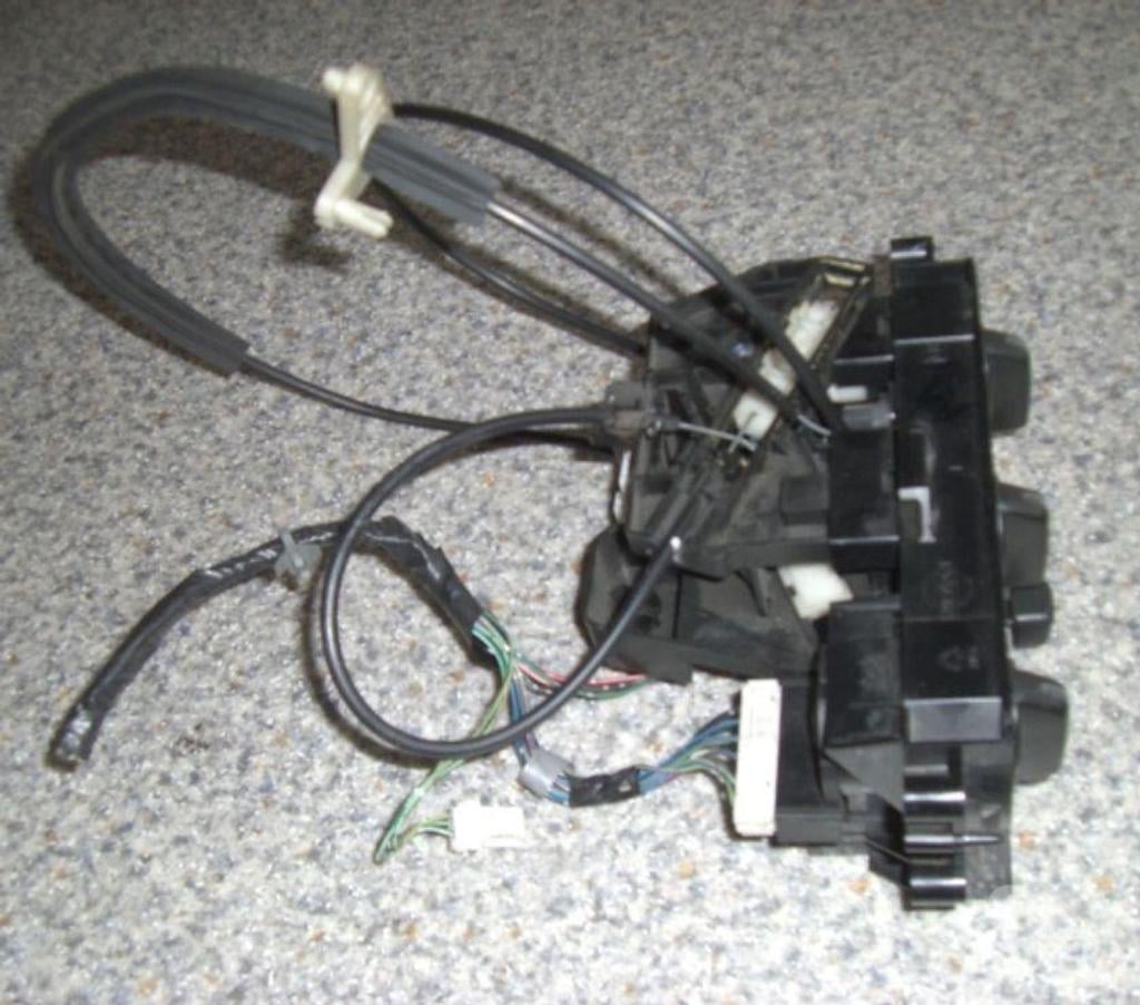 Pièces et services auto Nord Valenciennes - 59300 - Photos Vivastreet Bloc de chauffage pour NISSAN Micra 2 278.4