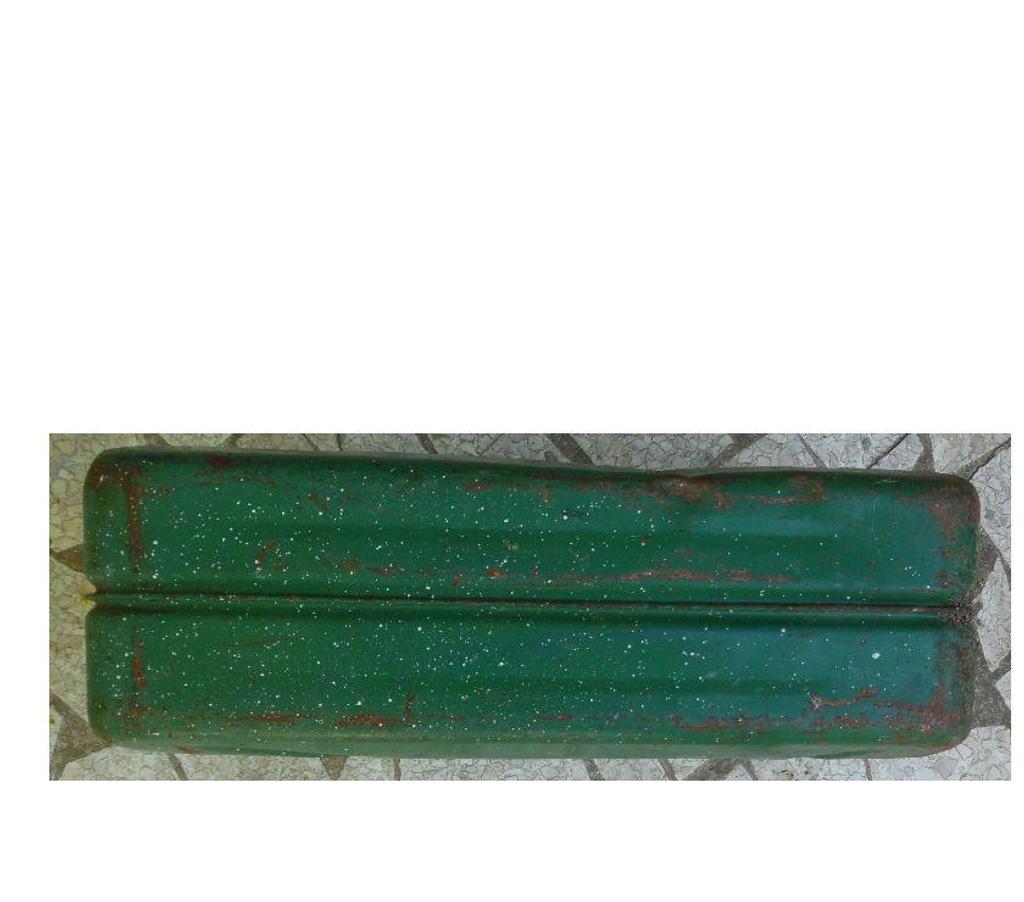 Pièces et services auto Hérault Castries - 34160 - Photos Vivastreet Jerrycan militaire carburant - 20 L - anciens 