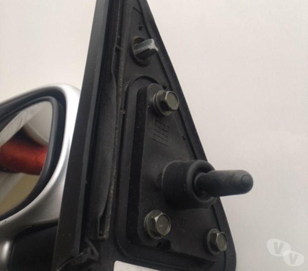 Pièces et services auto Nord Valenciennes - 59300 - Photos Vivastreet Rétroviseur AVG pour NISSAN Micra 278 .17