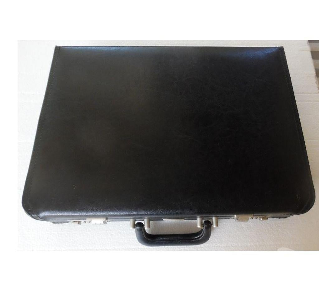 Ameublement & art de la table Hérault Castries - 34160 - Photos Vivastreet MALETTE ROYAL SOLENGEN COUTEAUX 24 PIÈCES PROFESSIONNEL