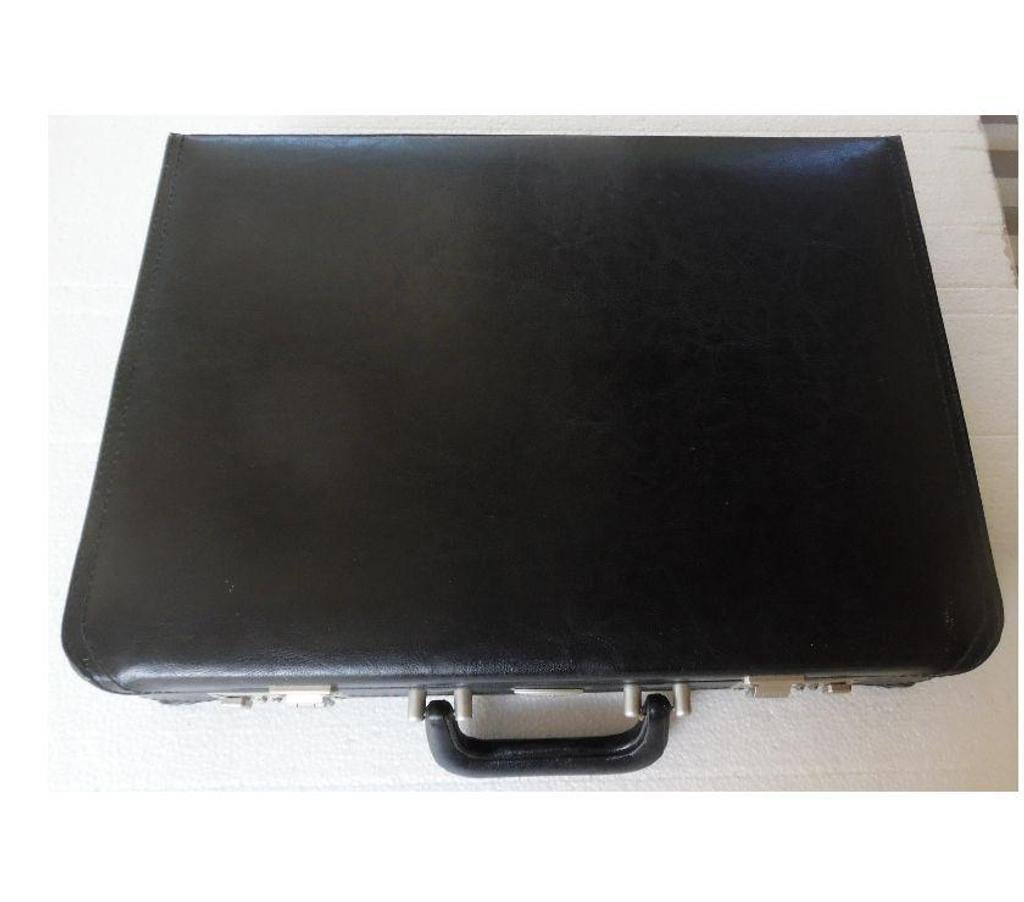 Ameublement & art de la table Hérault Castries - 34160 - Photos Vivastreet MALETTE ROYAL SOLENGEN COUTEAUX 24 PIÈCES PROFESSIONNEL